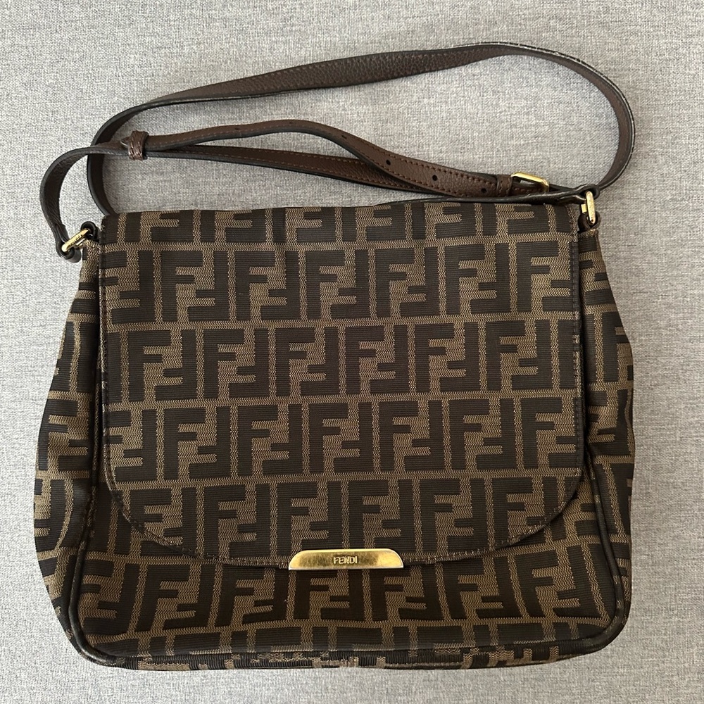 Vintage Fendi Zucca Monogram Crossbody bag. Good condition! Authentic